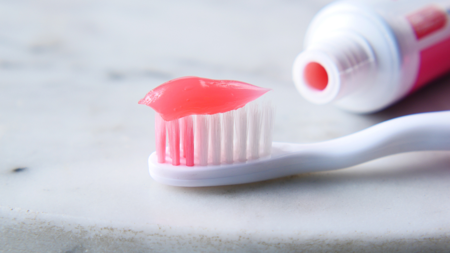 What Are the Main Ingredients in Toothpaste?